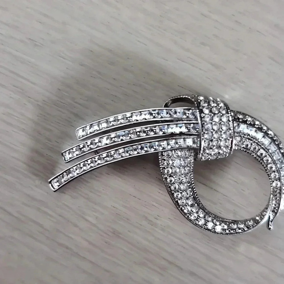 BUTLER | Vintage Silver with Clear Rhinestone Brooch - Picture 3 of 5